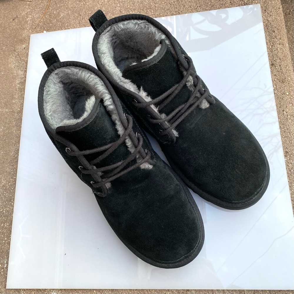UGG Men’s Black Suede Neumel Chukka Boot size 12
